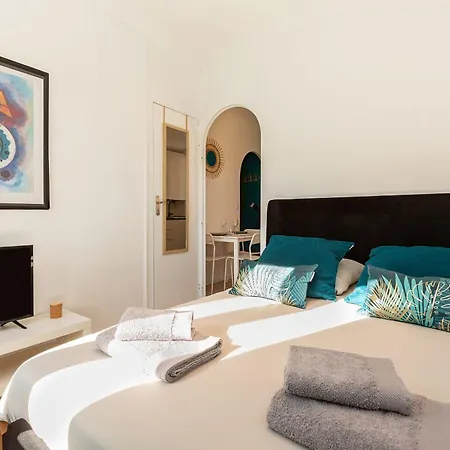 Bright Studio Close To The Sea Apartment *